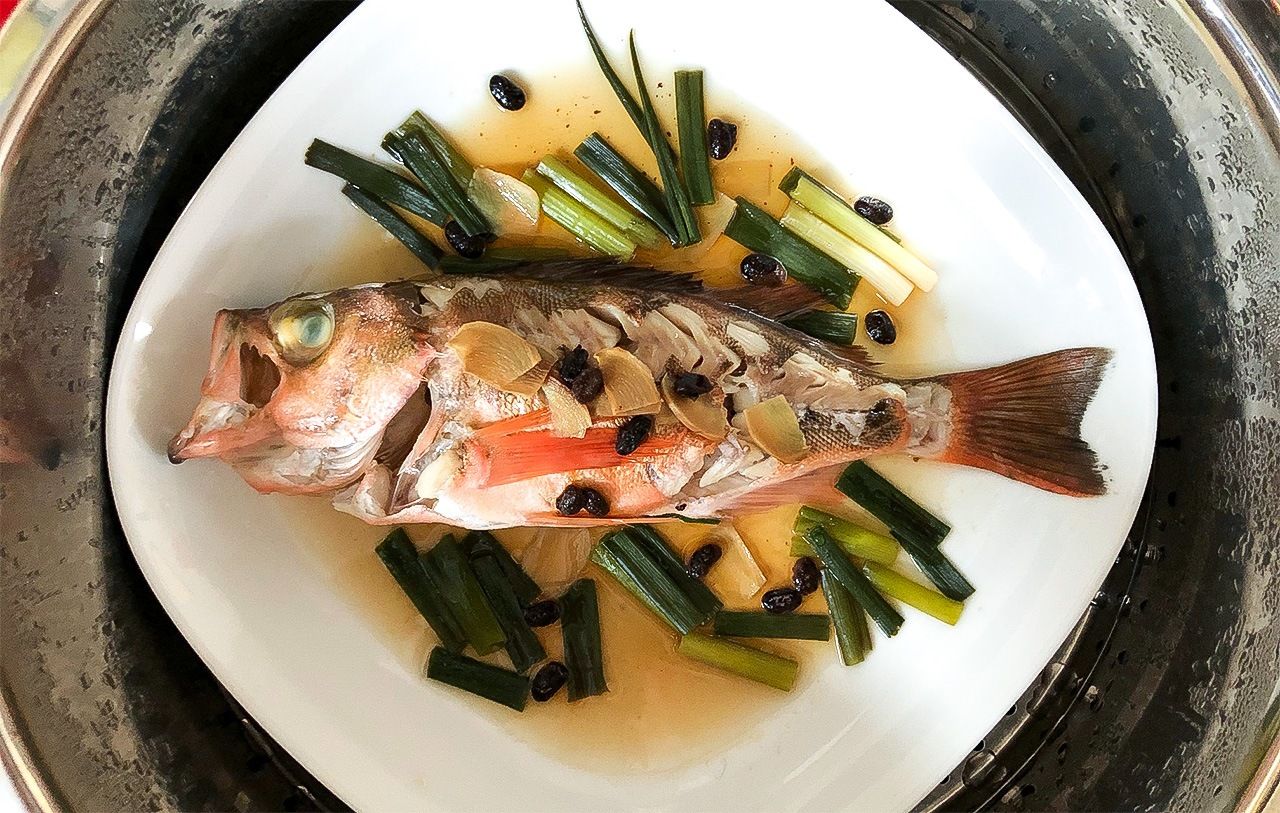 利用大同電鍋煮的菜肴(筆者攝影)