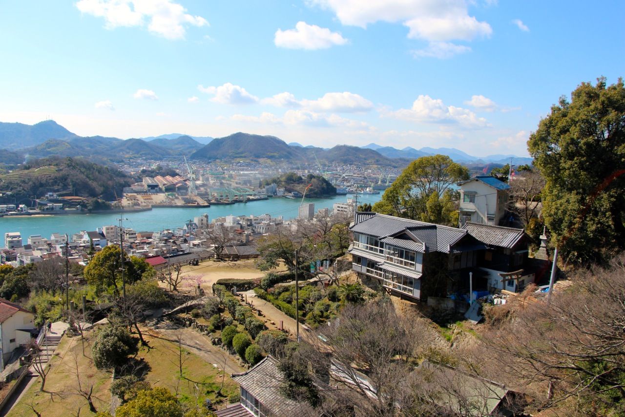 渡邊近來回到家鄉日本，在廣島縣尾道市改造舊建築物。（作者提供）