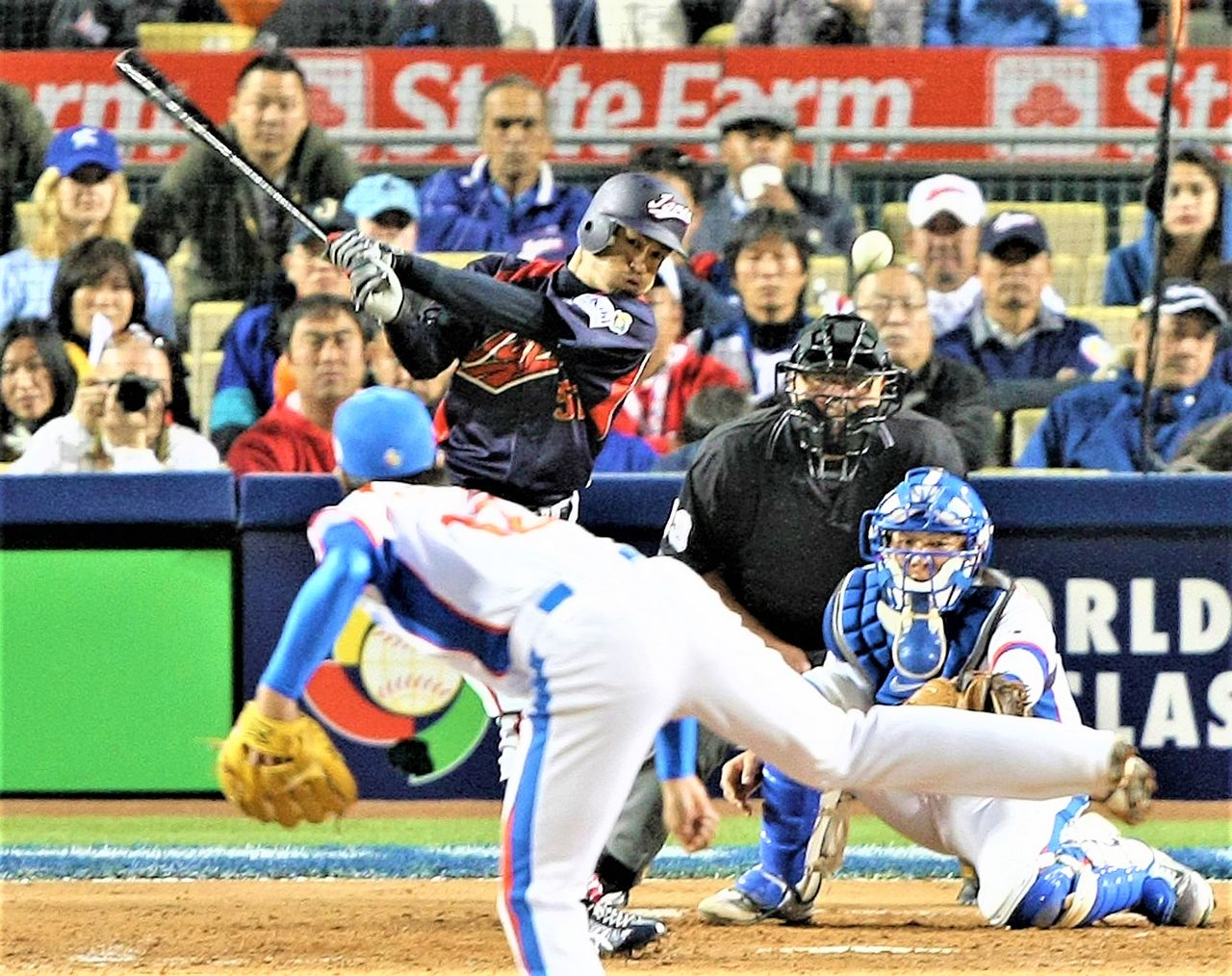 日本在2009年第2屆經典賽冠軍賽對上韓國，原本在大會中表現不佳的鈴木一朗在延長賽第10局敲出了戲劇性的致勝安打（2009年3月23日、美國洛杉磯） 時事