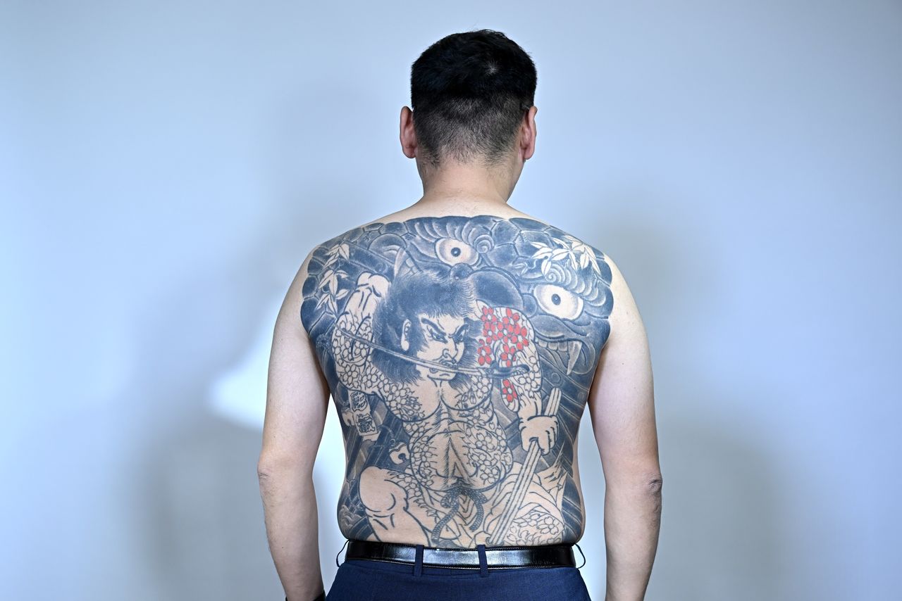 諸橋的紋身為描繪「水滸傳」的武士圖樣