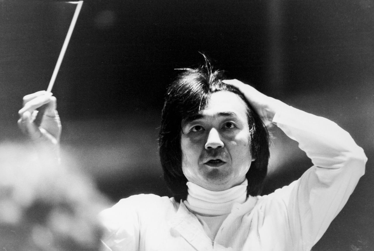 1981年11月9日,小澤征爾為巴黎的演出進行排練(Marc BULKA/Gamma-Rapho via Getty Images)