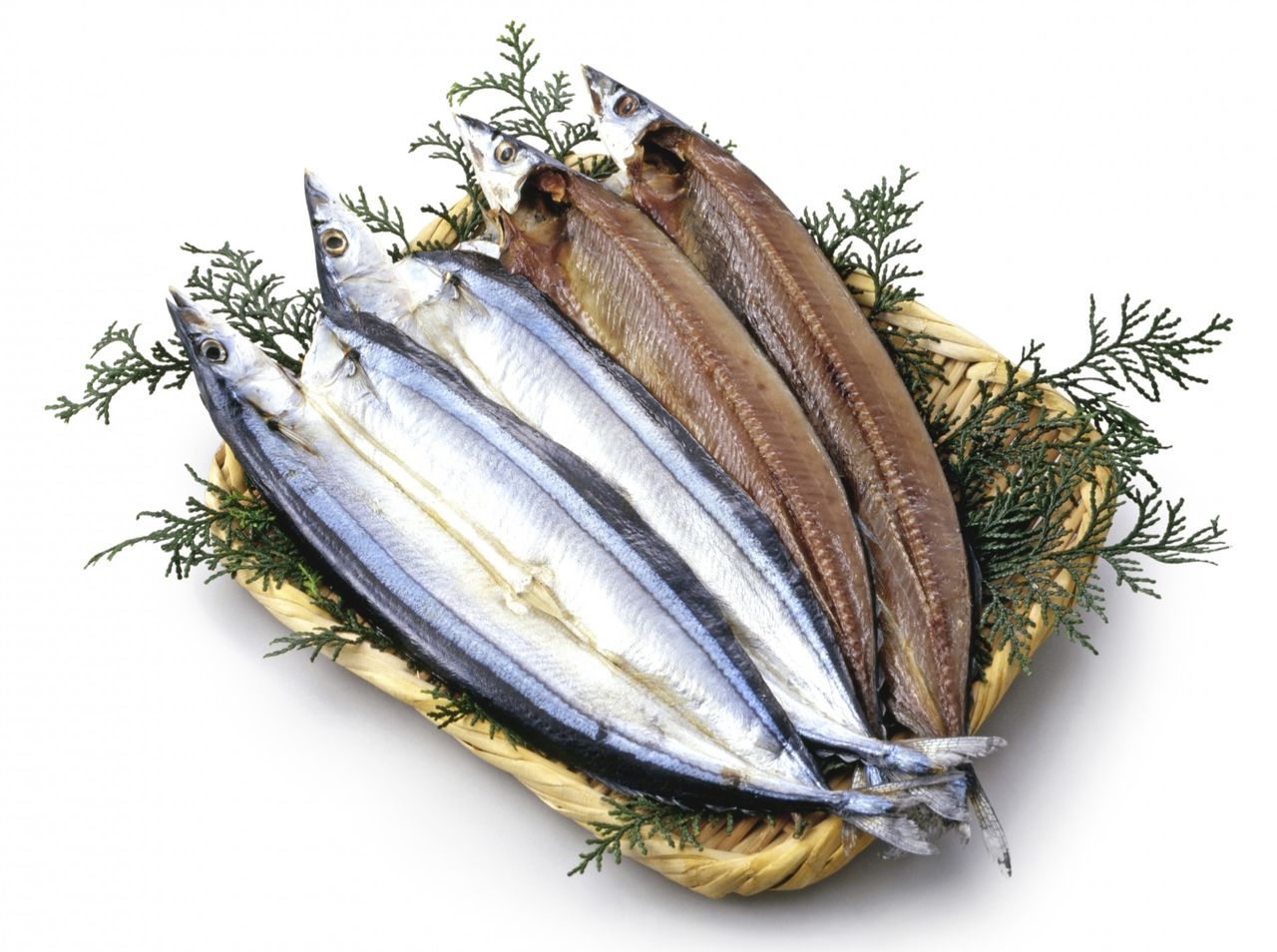 以「小田原剖法」處理的秋刀魚(Photo AC)