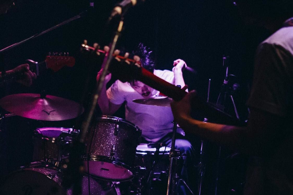 透明雜誌在2015的日本巡迴表演，圖為鼓手唐世杰。（攝影：羅宜凡）