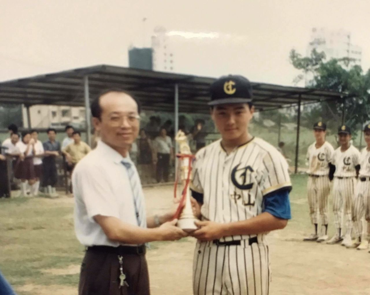 有了父親的支持，林威助在國中畢業後赴九州留學，接受正規日本棒球教育。（林威助提供）