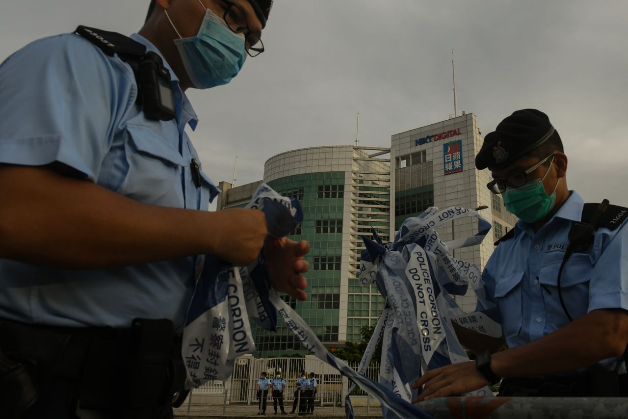 攝於2020年8月10日，逾200名警員封鎖搜查《壹傳媒》大樓。