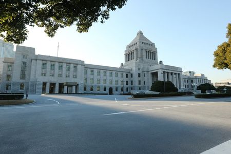 從眾議院側面觀望國會議事堂，2017年1月，東京都千代田區