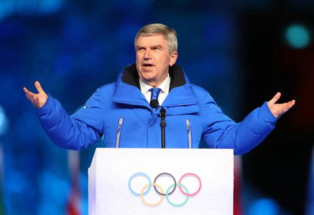 閉幕式上致詞的國際奧會（IOC）委員長巴赫＝20日、北京