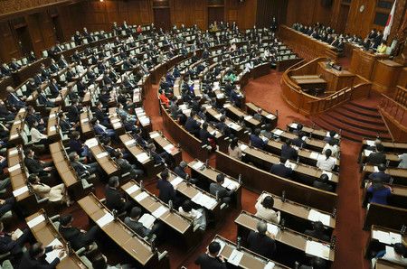 2022年年度預算成立的參議院本會議=22日下午、國會内