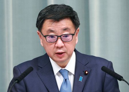 出席記者會的官房長官松野博一=29日下午、首相官邸