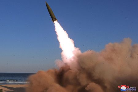北韓「新型戰術誘導武器」試射=17日朝鮮中央社公布(AFP時事)
