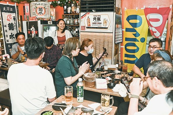 睽違半年舉辦的在台灣沖繩縣人會懇親會＝4日下午、於台北市内居酒屋「圓酒」