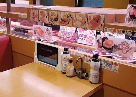 「壽司郎」在今後將於店舗內依序設置壓克力板（FOOD & LIFE COMPANIES提供）