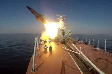 一發射入日本海的「蚊式巡弋飛彈」＝俄國國防部28日公開的影片（AFP時事）