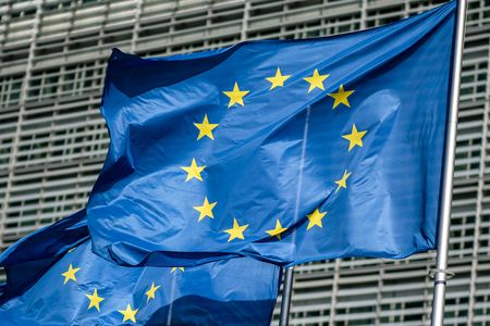 歐盟（EU）總部前的歐盟旗幟＝比利時・布魯塞爾（EPA時事）