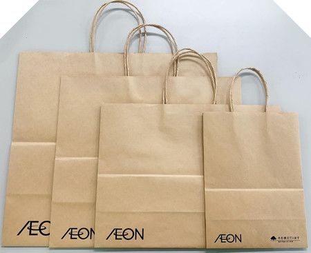 永旺集團從塑膠製改成紙製的購物袋（同公司提供）