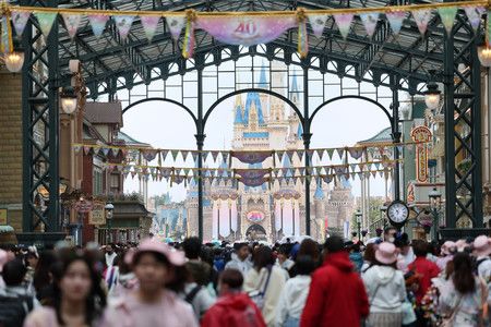 東京迪士尼樂園慶祝開園40週年＝4月15日、千葉縣浦安市