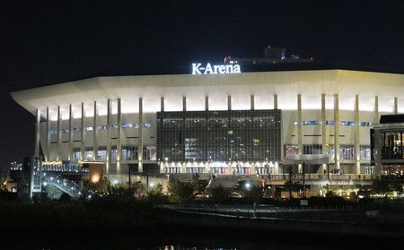 女性顧客遭到刺傷的橫濱「K Arena」音樂設施＝23日夜、横濱市