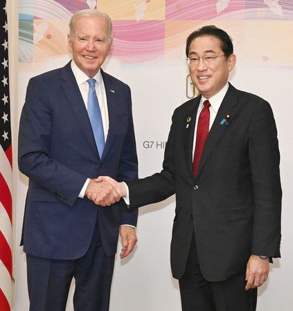 日本首相岸田文雄（右）與美國總統拜登＝2023年5月、廣島市中區