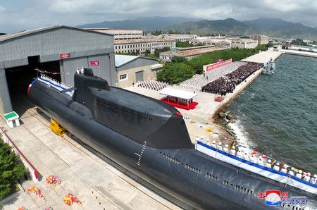 北韓「戰術核攻擊潛艦」下水儀式＝朝鮮中央通訊社2023年9月發布（AFP時事）