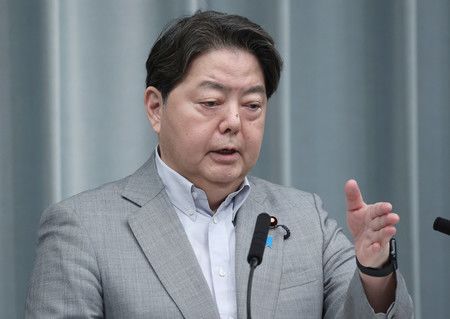 出席記者會的官房長官林芳正=1日上午、首相官邸