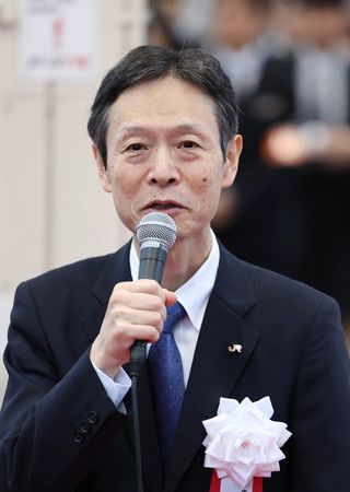 JR東海社長丹羽俊介在東海道新幹線開通60週年紀念儀式上致詞=1日上午、東京車站