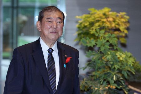 進入首相官邸的首相石破茂=9日上午、東京・永田町