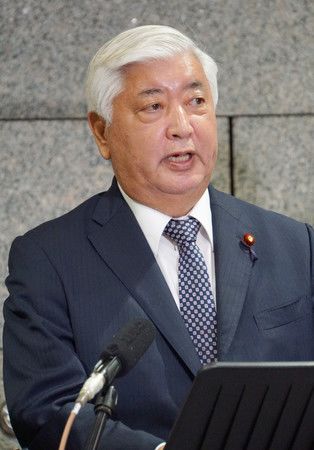防衛大臣中谷元接受記者採訪=8日下午、東京・防衛省