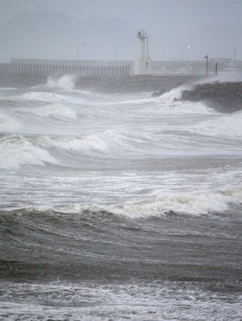 受到颱風海神的影響，海象相當不穩定。７日上午、福岡市東區志賀島