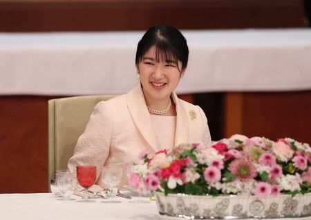 天皇和皇后兩陛下的長女愛子內親王首次出席國宴=25日下午、皇居・宮殿「豐明殿」