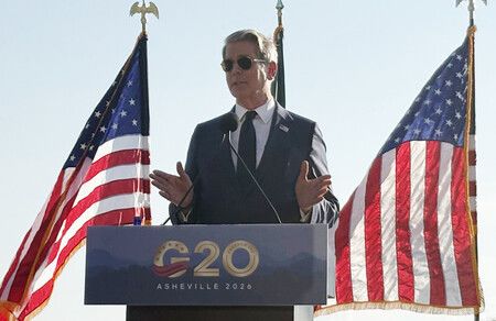 20國集團(G20)財長暨央行總裁會議閉幕後,美國財政部長貝森特舉行記者會。1日攝於美國北卡羅來納州阿什維爾。