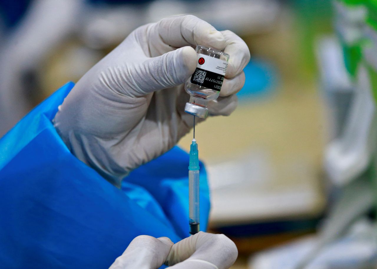 7月7日、新加坡衛生當局表示，中國科興控股生物技術所開發的新型冠狀病毒疫苗的施打數統計將被排除在外。照片為在雅加達近郊於6日攝影（2021年　路透／Ajeng Dinar Ulfiana）