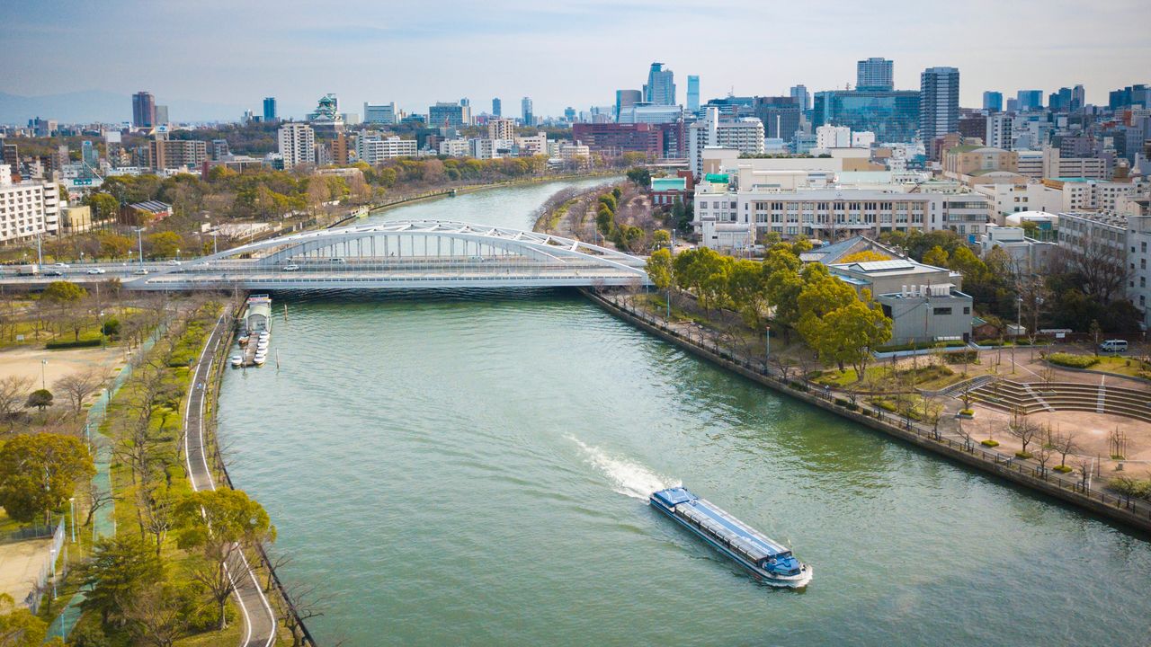水の都 大阪の景色を アクアライナー で川面から眺める 動画 Nippon Com