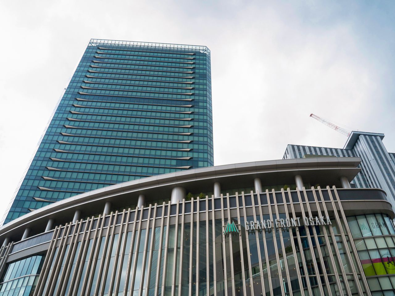 キタの再開発「うめきた1期地区」を代表する複合商業施設「グランフロント大阪」。現在は2期の開発が進行中