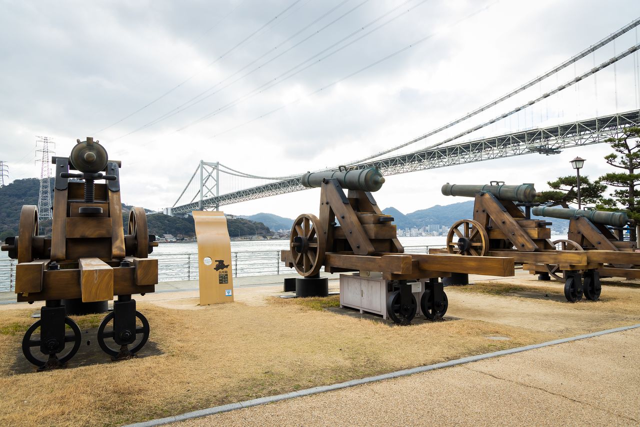 関門海峡に向かって設置された「長州砲（八十斤加農砲）」