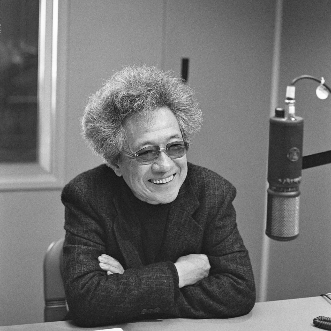 函館の地域FM、FMいるかの番組に出演時の奈良原一高(1998)