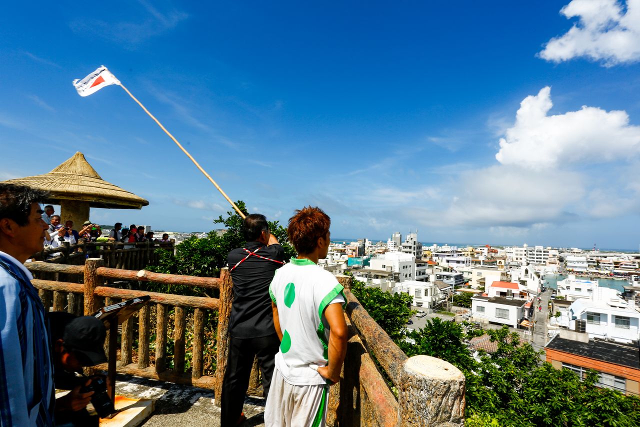 開戦の旗を振るのは、この役目を南山国王から授かった家系