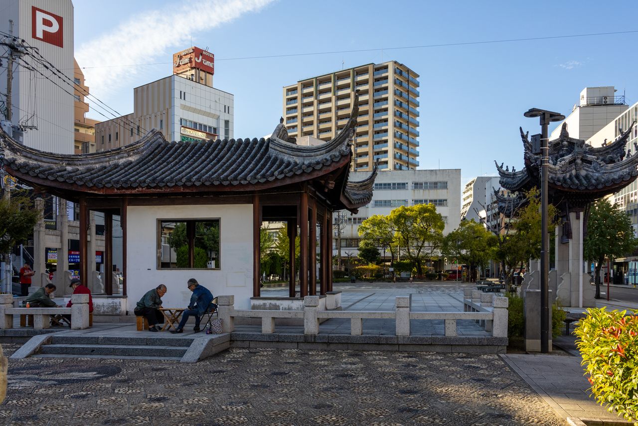 市民が憩う湊公園は、ランタンフェスティバルではメイン会場としてにぎわう