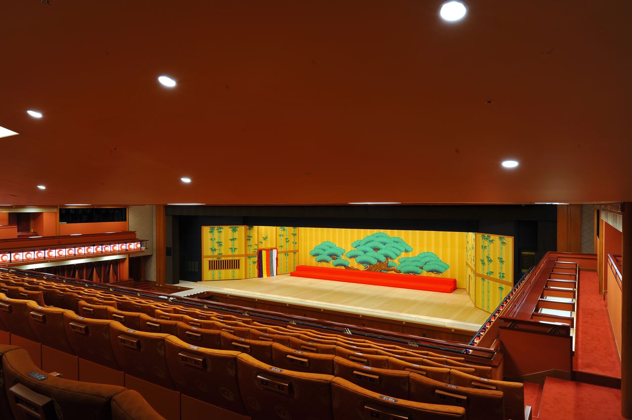 2階席から望む歌舞伎座の舞台 写真提供:松竹(株)