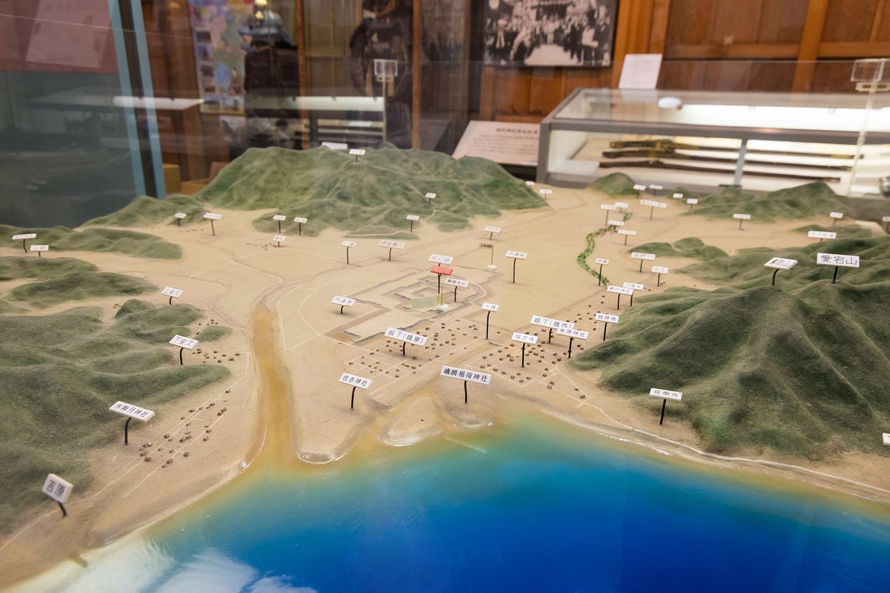 当時の田辺城周辺の地形を再現した模型。平城ではあるが、周りは湿地だらけで攻めづらかったと伝わる