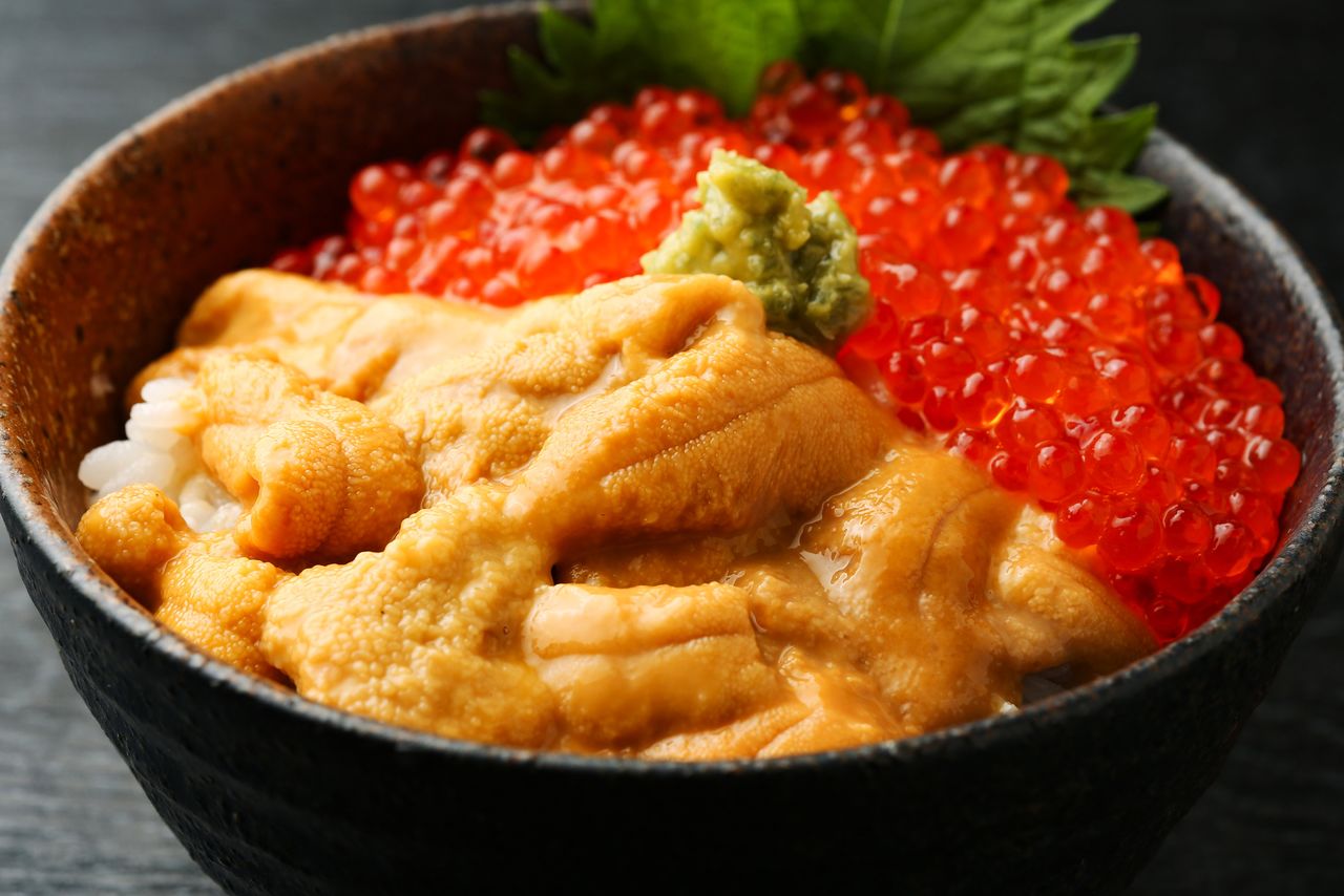 ウニイクラ丼(PIXTA)