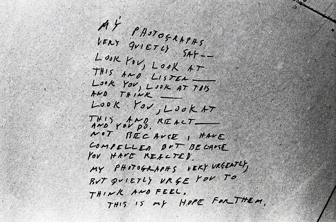 水俣の暗室の壁にあったユージンの落書き（1974年撮影）