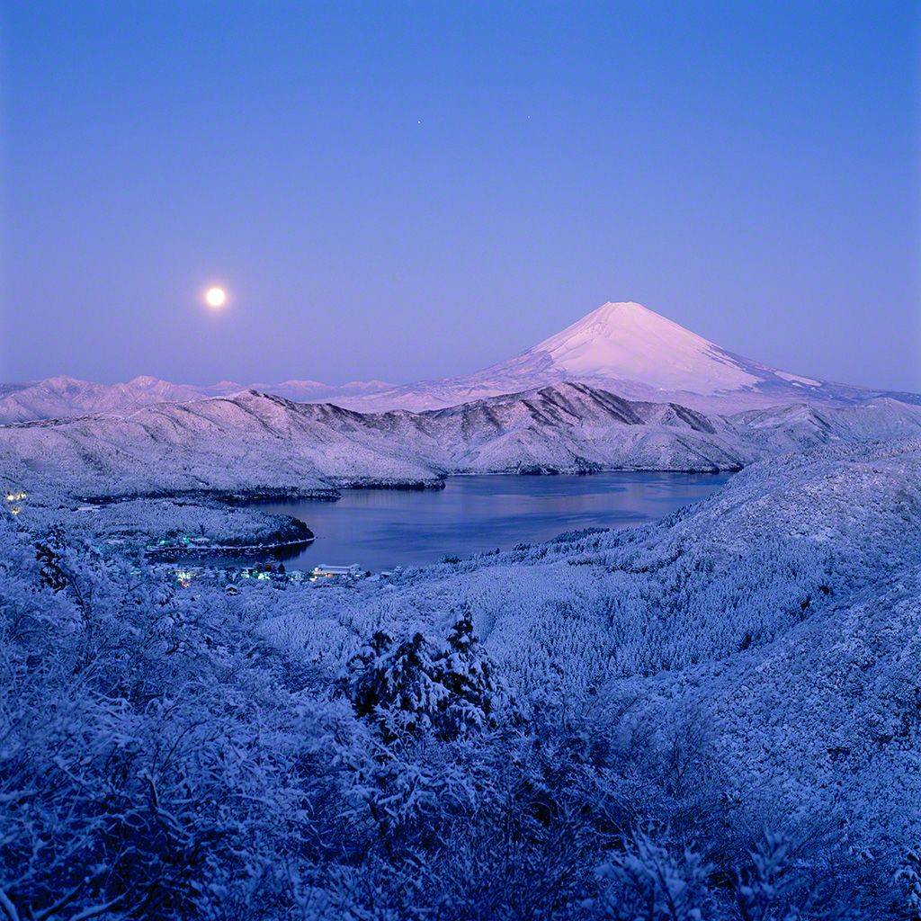 3. 箱根から富士を眺める。1月。