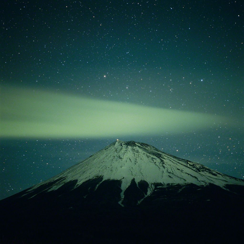 7. 北極星と富士。2月。