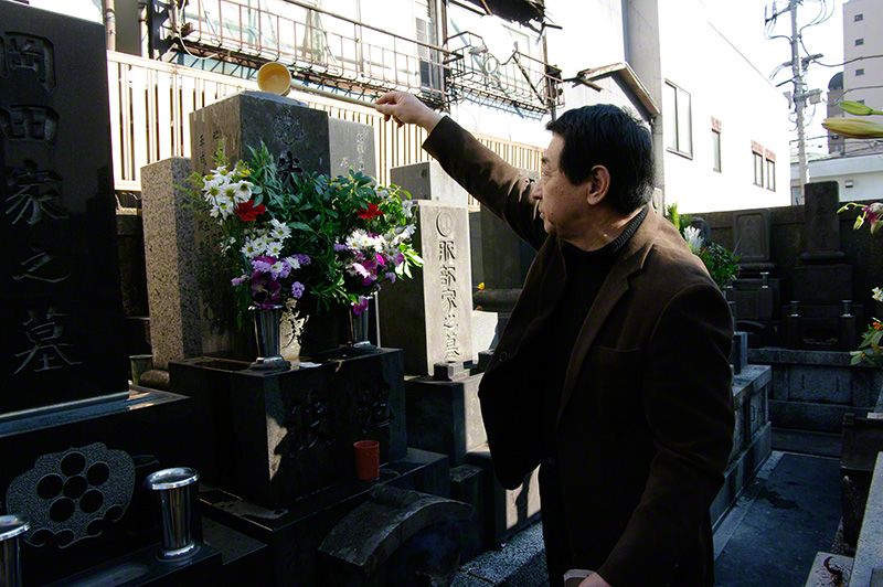 毎年1月3日は池波先生のお墓参りをし、近況報告をする。