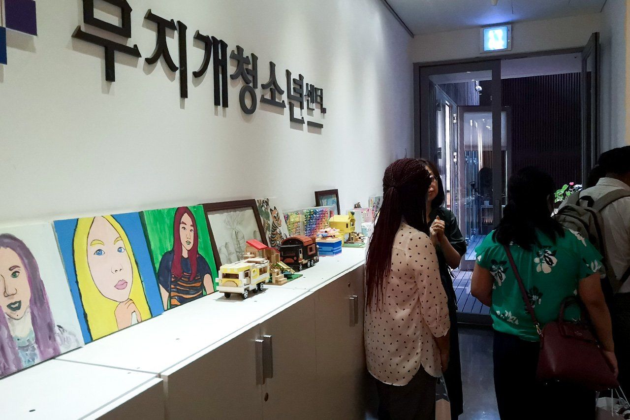 ソウル市内のレインボーセンター:外国人の子どもたちが韓国語を学び、地元の学校への転入に備えるともに、韓国社会で働くための就業支援活動も行われている。撮影=毛受敏浩