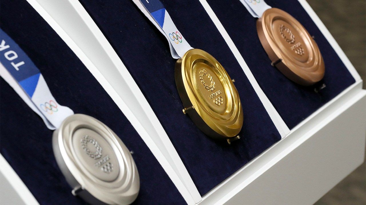 2004 年 アテネ オリンピック で 日本 が メダル を 獲得 した 数 は いくつ
