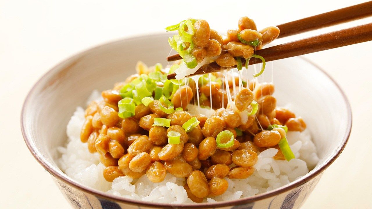 納豆を多く食べる人」は死亡リスクが低下：国立がん研究センター | nippon.com