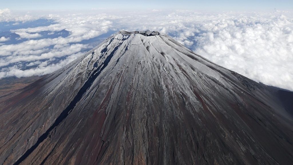 富士山、ようやく初冠雪発表 : 11月7日は130年の歴史で最も遅い記録