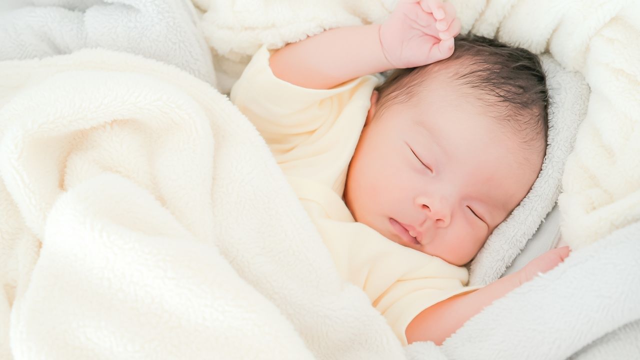 2025年生まれの赤ちゃん、女の子は「翠」、男の子は「湊」がトップ : 明治安田生命の名前調査