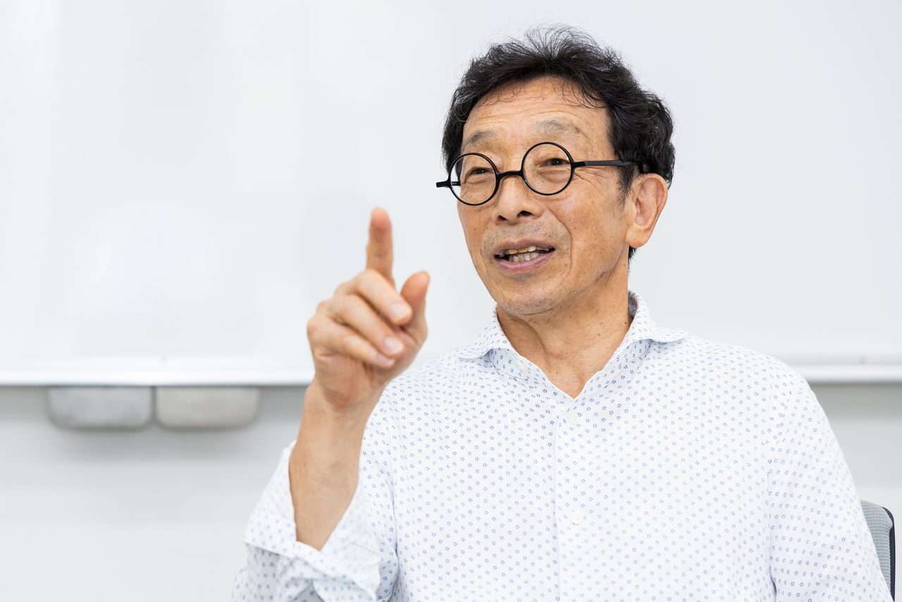 G-SHOCK開発者で、現在はカシオ計算機シニアフェローの伊部菊雄さん（68）。羽村技術センター（東京都羽村市）にて